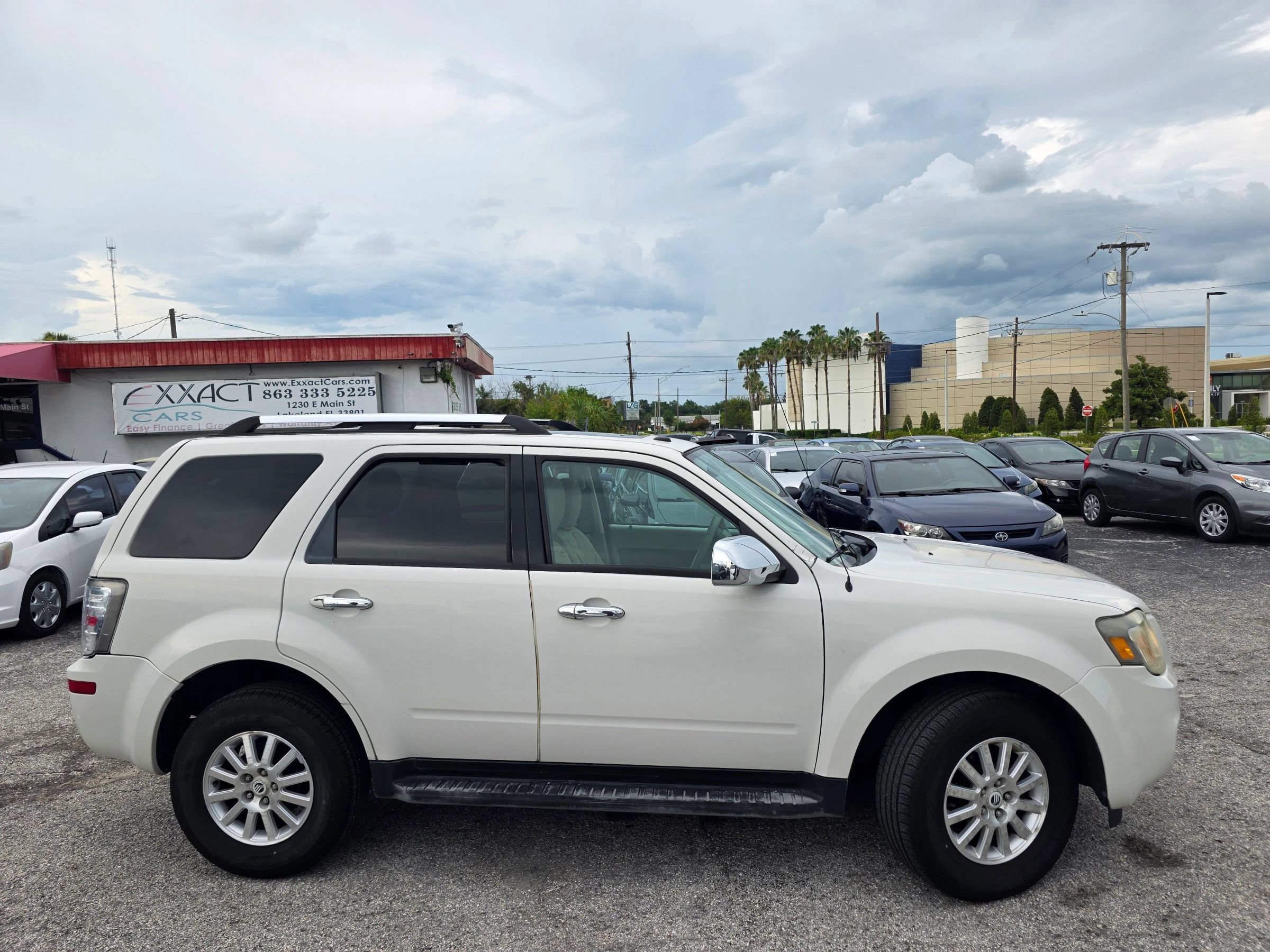 Used 2010 Mercury Mariner Premier FWD image 8