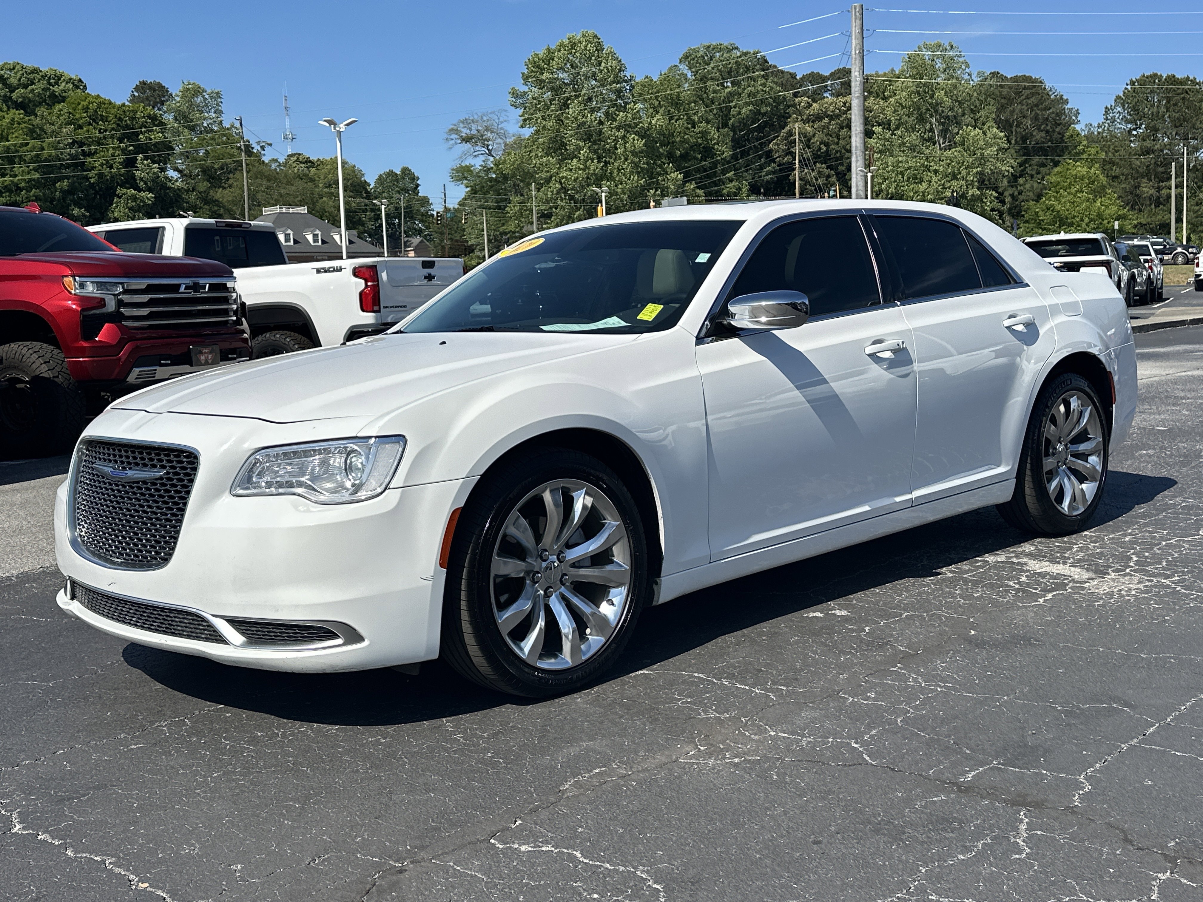 Used 2020 Chrysler 300 Touring L w/ Quick Order Package 2EF RWD image 4