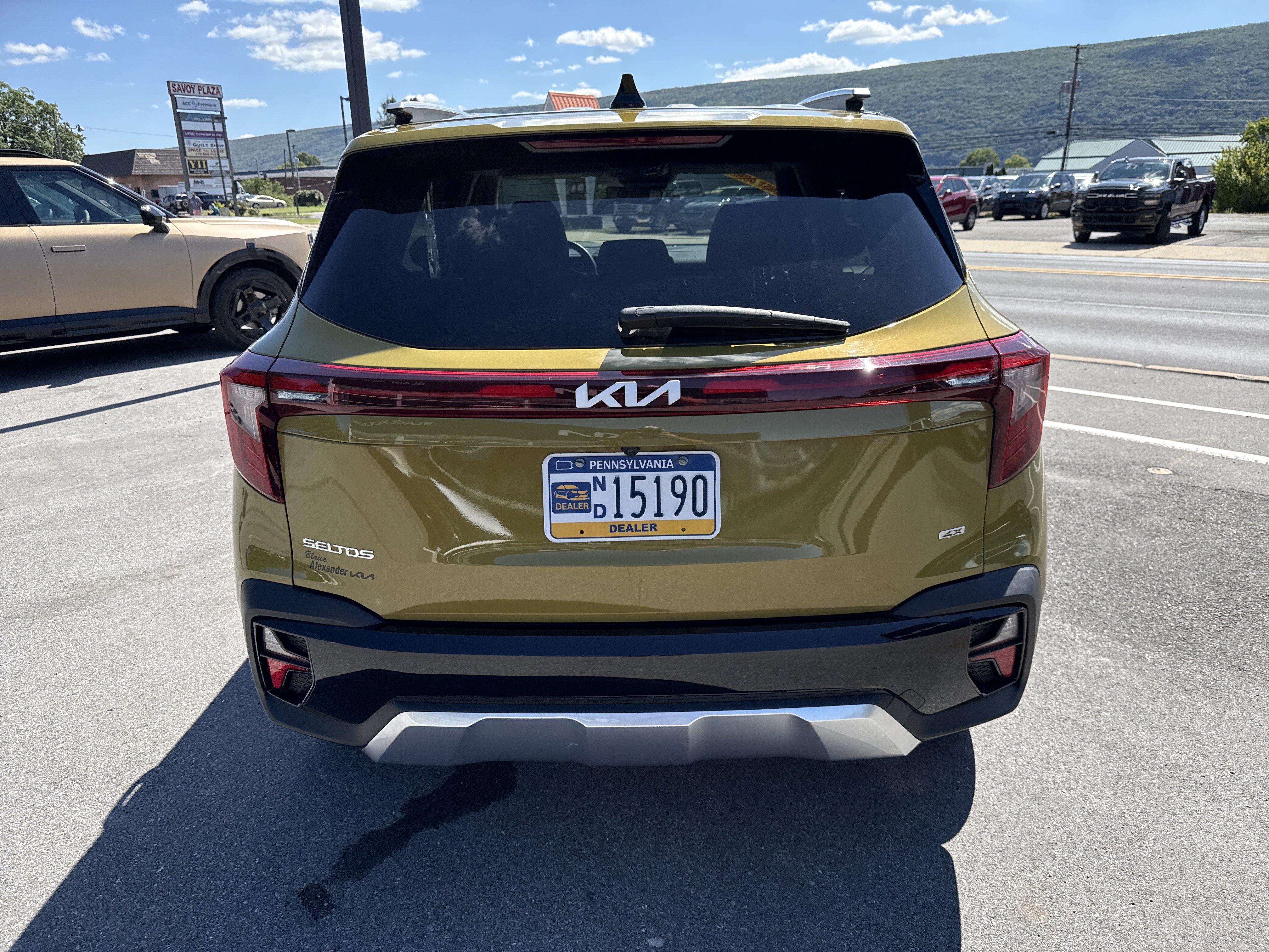 Certified 2024 Kia Seltos SX w/ SX Sunroof Package AWD/4WD video 4