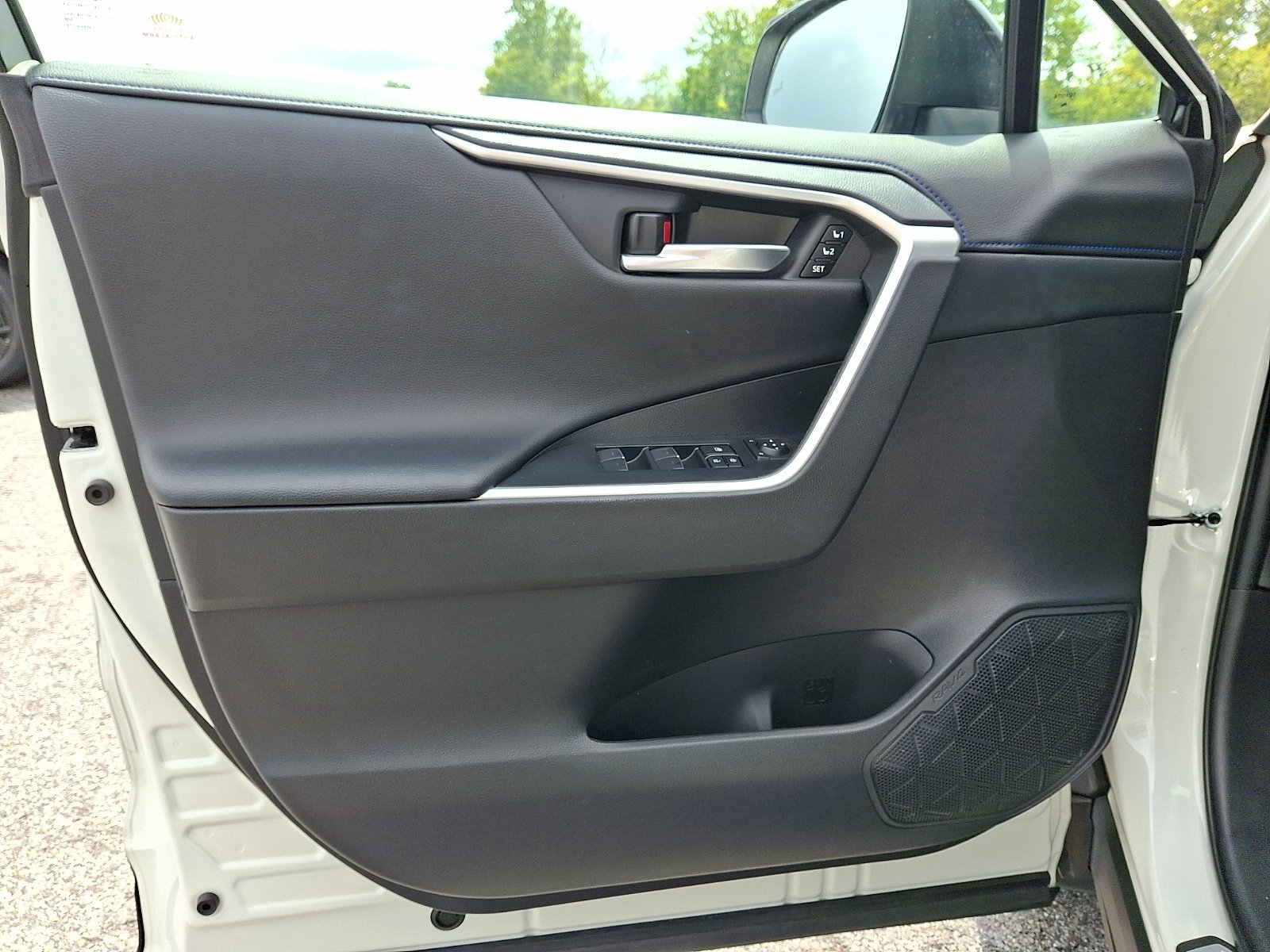 Used 2022 Toyota RAV4 XSE AWD/4WD image 15