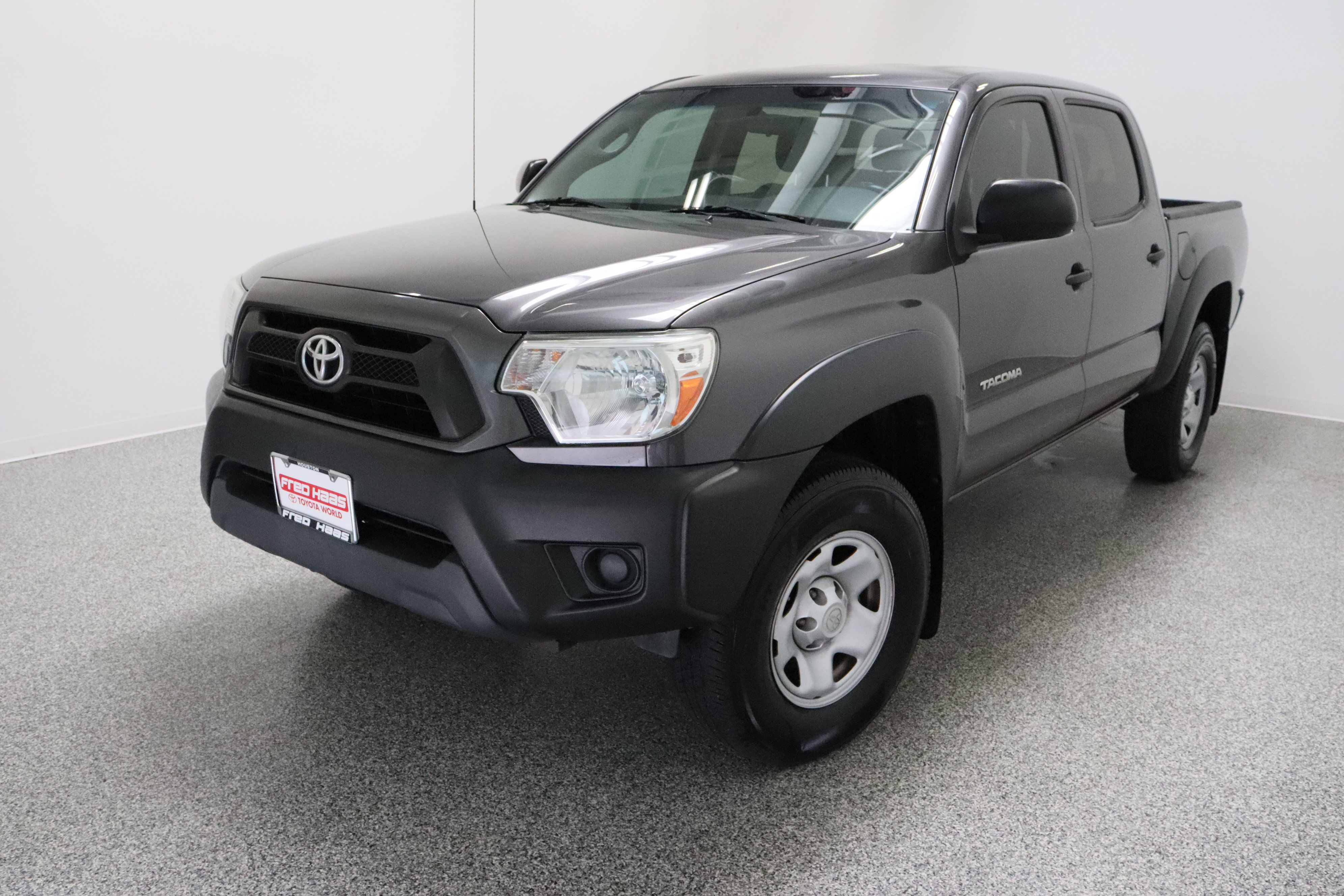 Used 2013 Toyota Tacoma PreRunner w/ Convenience Pkg image 2