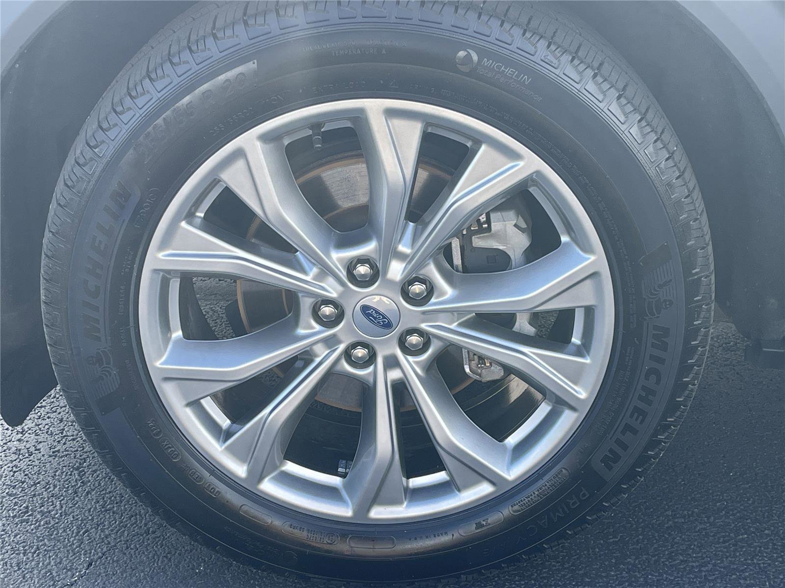 Used 2024 Ford Explorer XLT w/ Equipment Group 202A AWD/4WD image 12