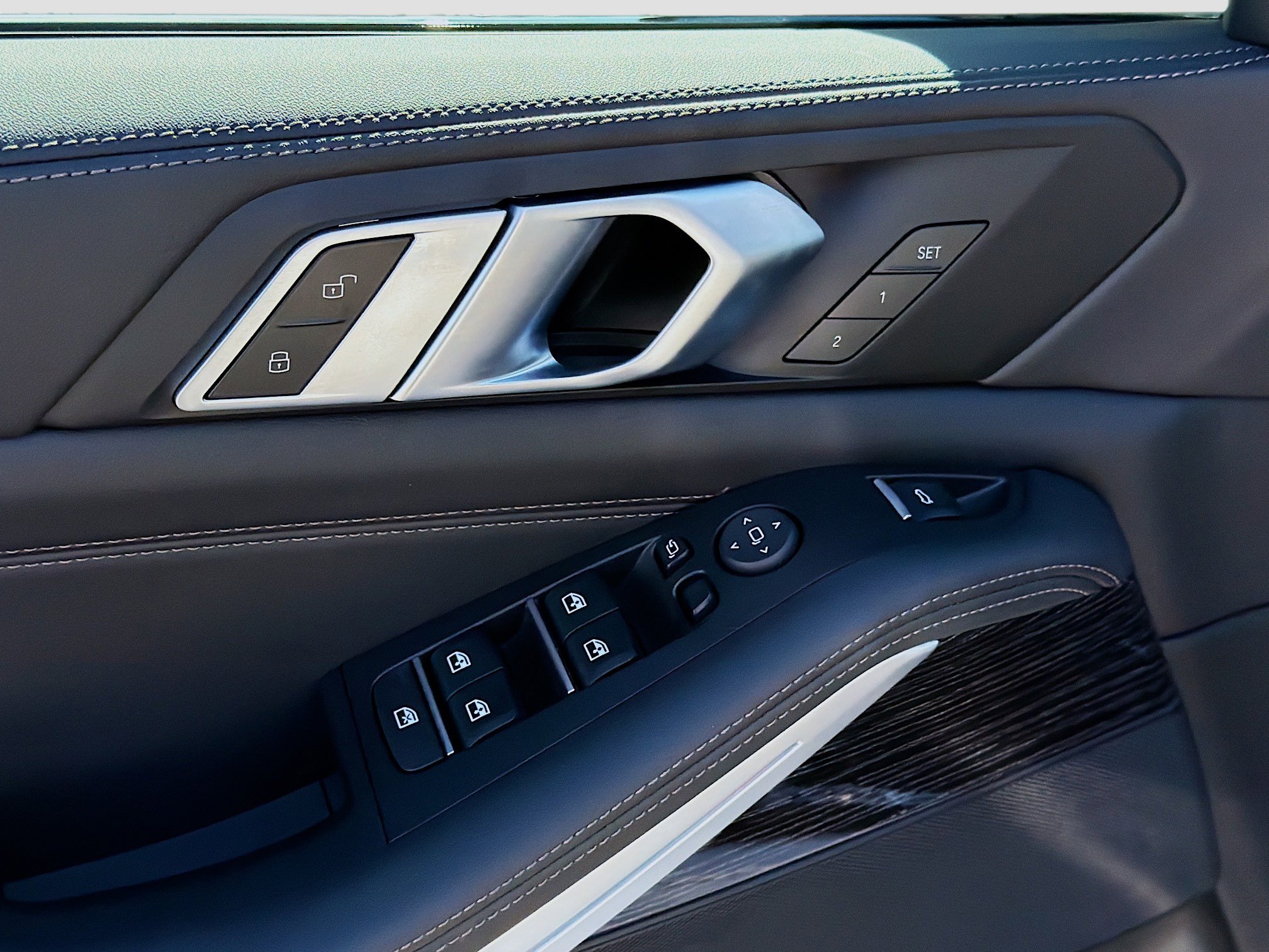 Used 2024 BMW X5 sDrive40i w/ M Sport Package image 22