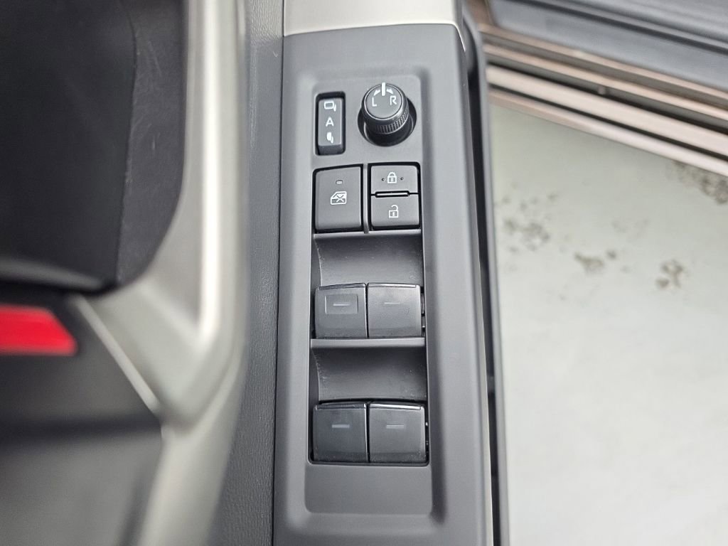 Used 2024 Toyota Tundra Limited AWD/4WD image 21