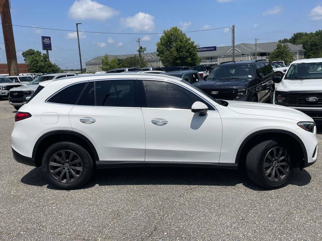 Used 2024 Mercedes-Benz GLC 300 4MATIC image 2