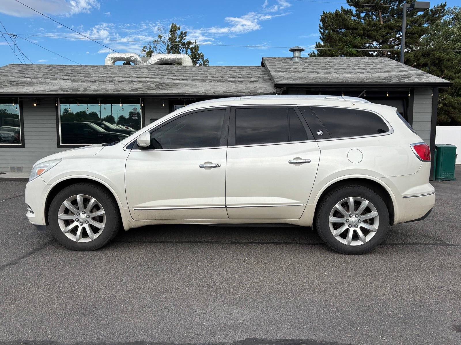 Used 2014 Buick Enclave Premium AWD/4WD image 3