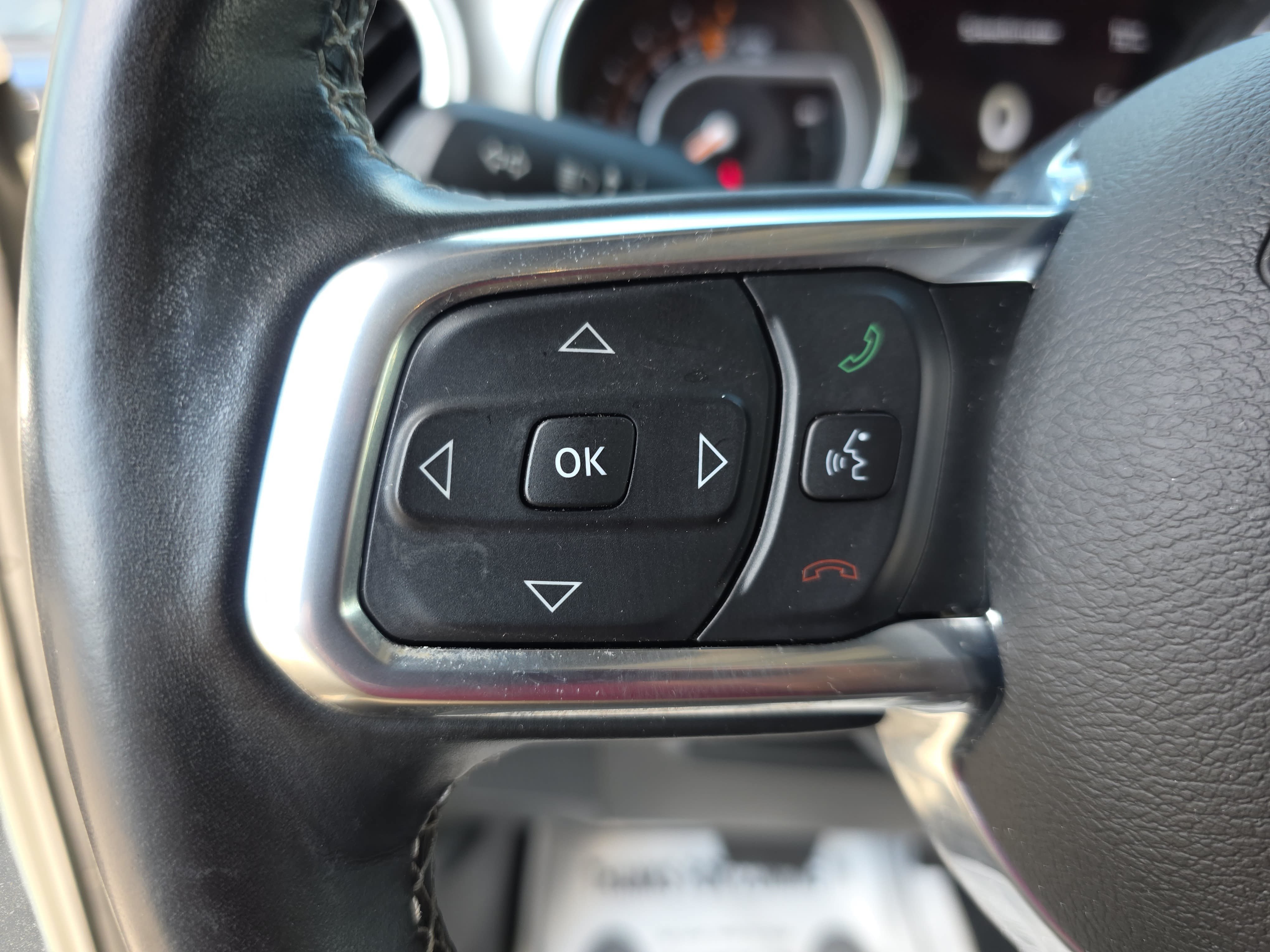 Used 2022 Jeep Wrangler Unlimited Sahara w/ Cold Weather Group AWD/4WD image 14