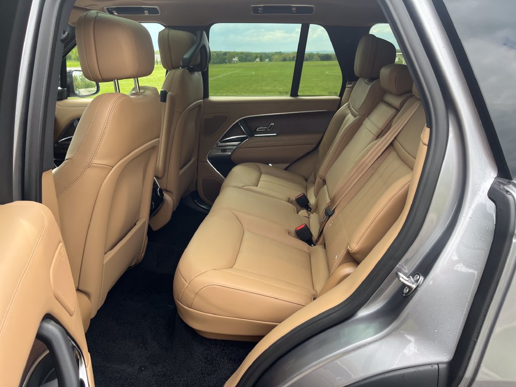 Certified 2026 Land Rover Range Rover SE AWD/4WD image 19