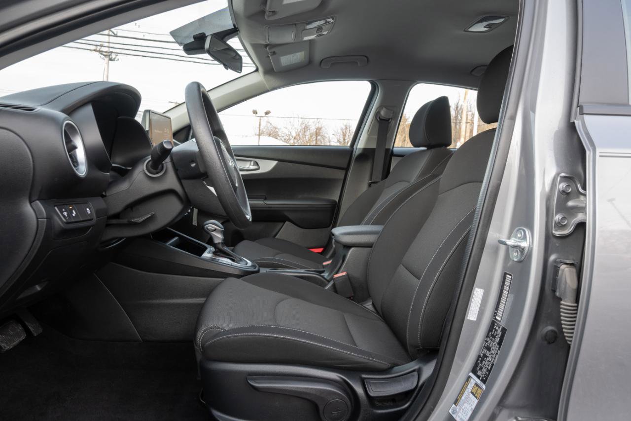 Used 2024 Kia Forte LXS w/ LXS Technology Package image 18