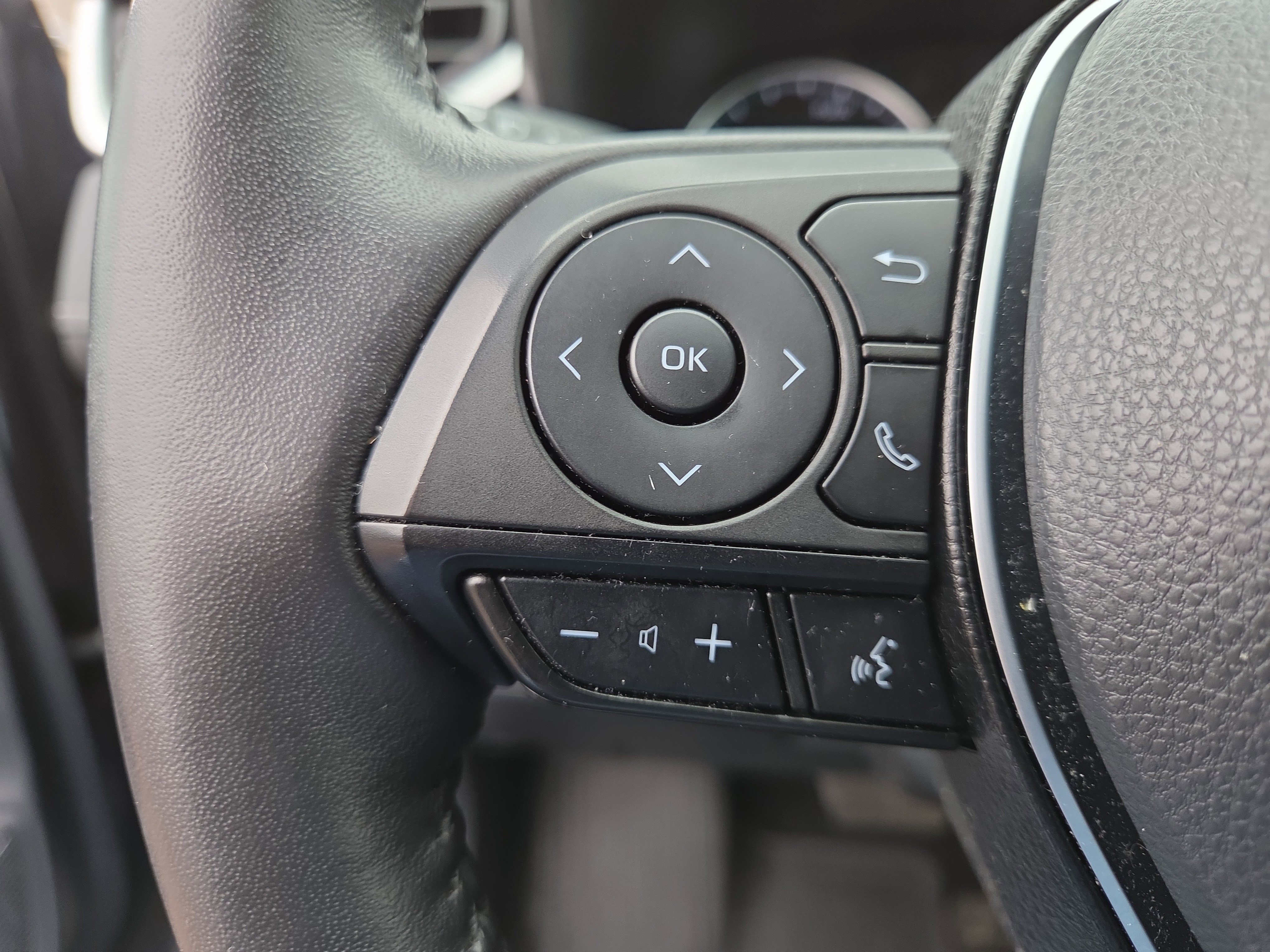 Certified 2022 Toyota RAV4 XLE w/ Convenience Package image 27