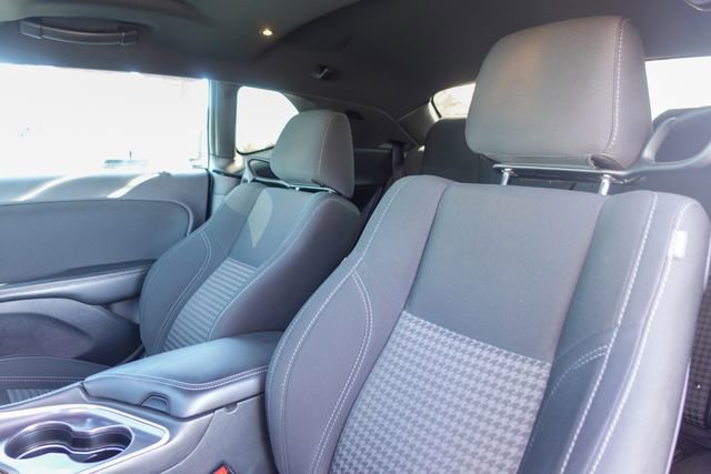 Used 2017 Dodge Challenger R/T image 11