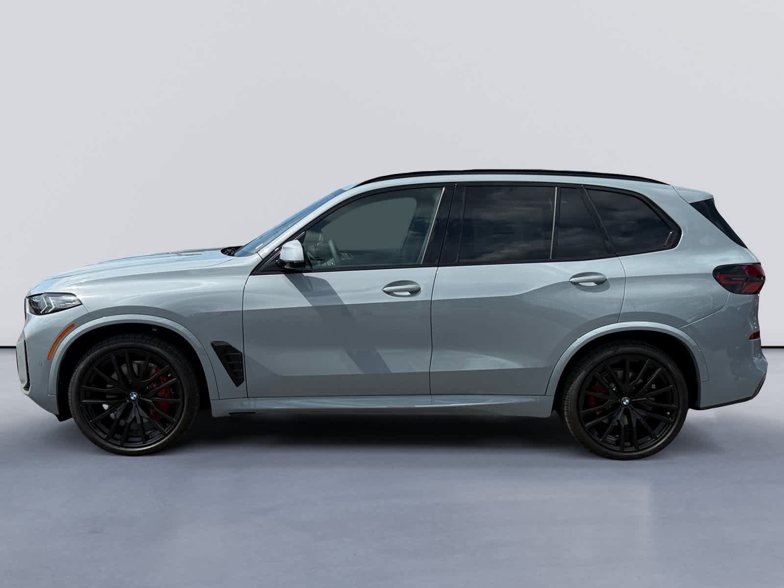 New 2026 BMW X5 xDrive40i w/ M Sport Package AWD/4WD image 6