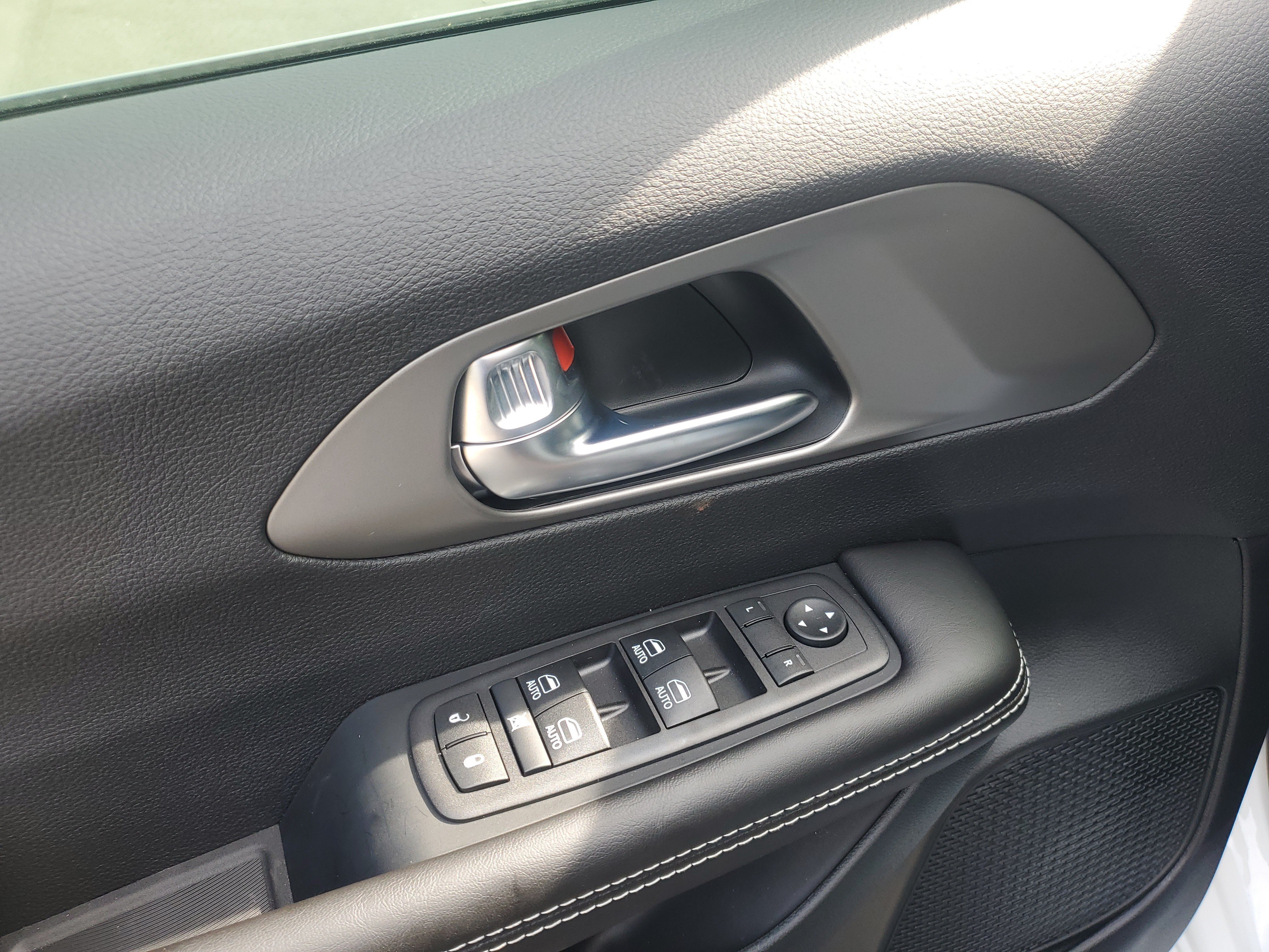 New 2027 Chrysler Pacifica LX FWD image 14