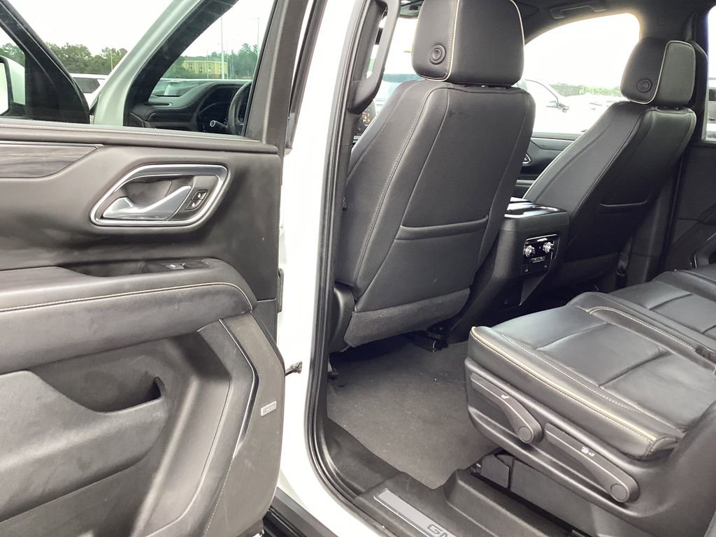 Used 2024 GMC Yukon XL SLT AWD/4WD image 27