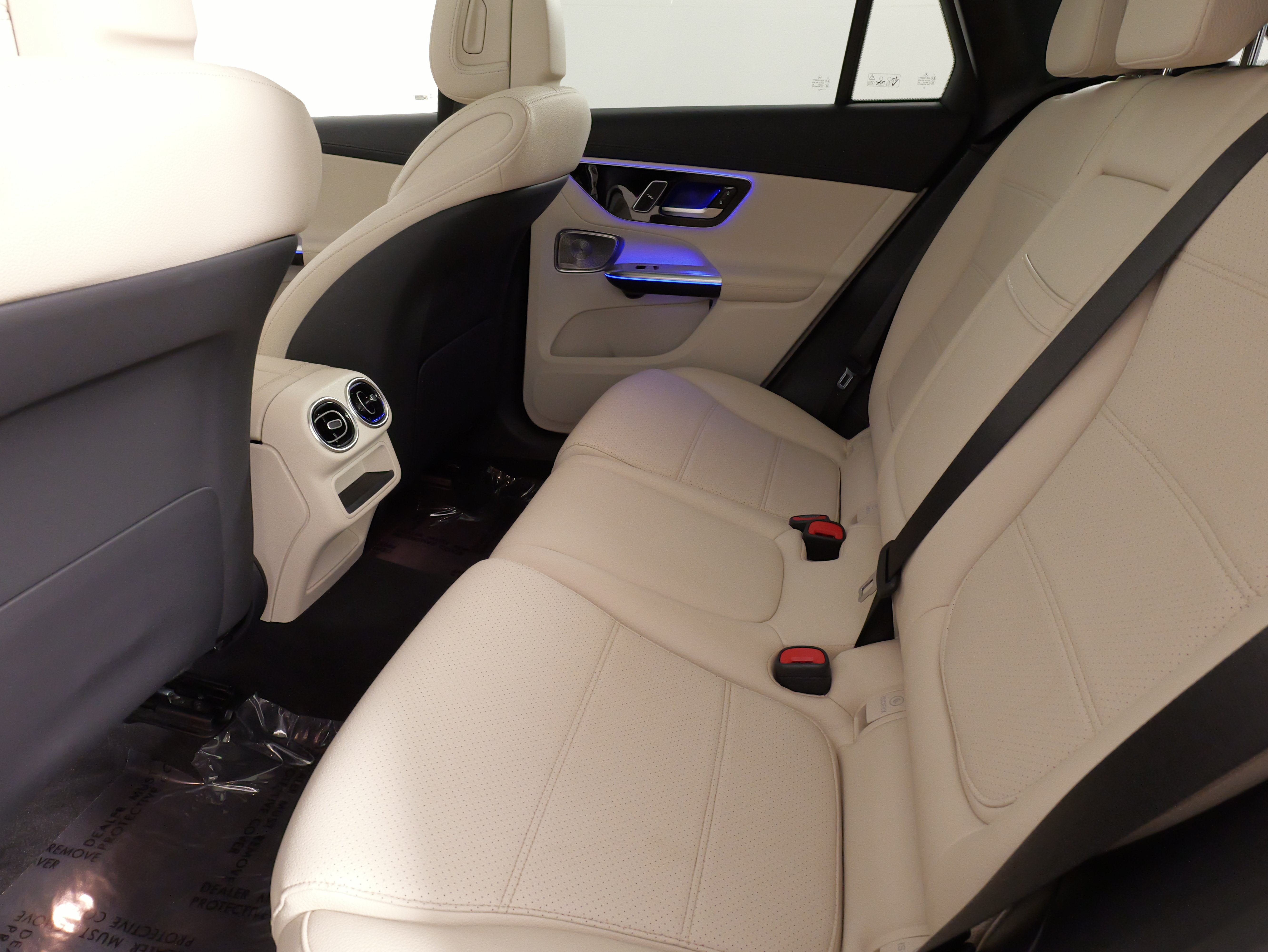 Used 2023 Mercedes-Benz GLC 300 4MATIC image 36