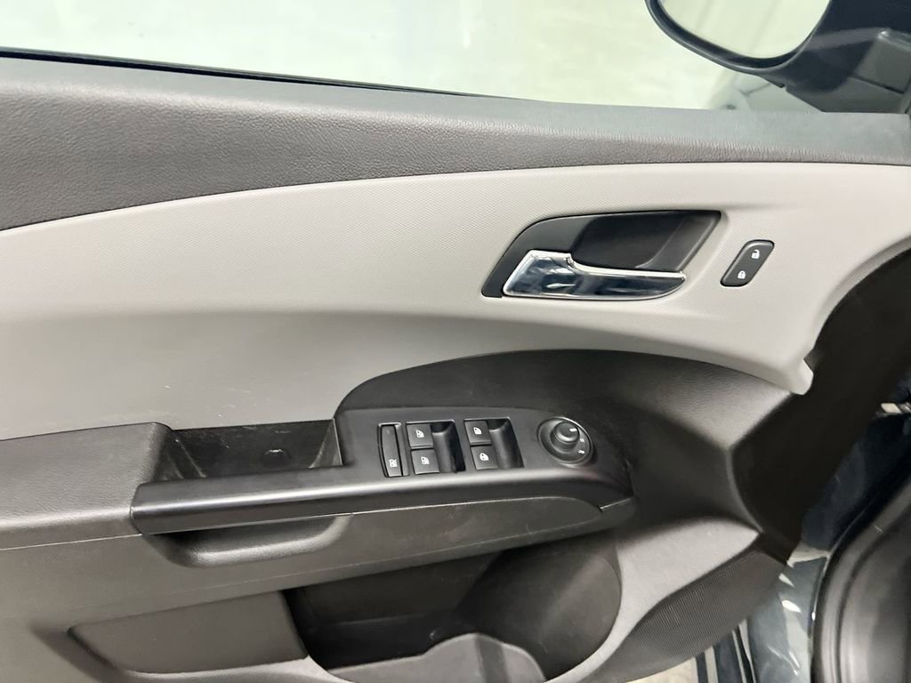 Used 2020 Chevrolet Sonic LT image 20