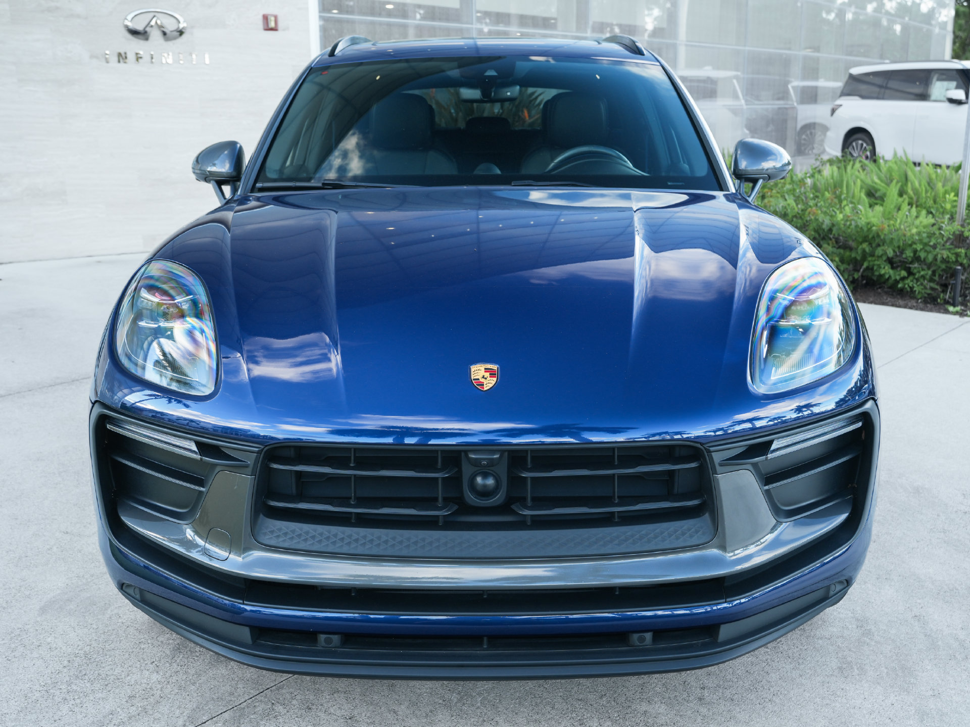 Used 2023 Porsche Macan Turbo AWD/4WD image 27