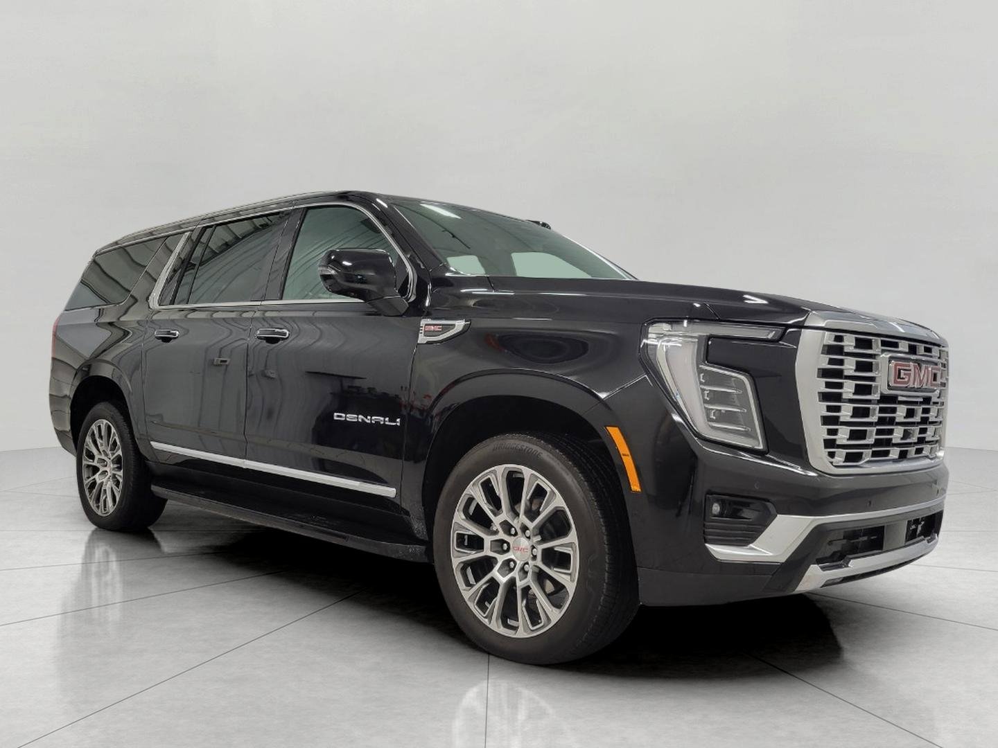 Certified 2025 GMC Yukon XL Denali image 1