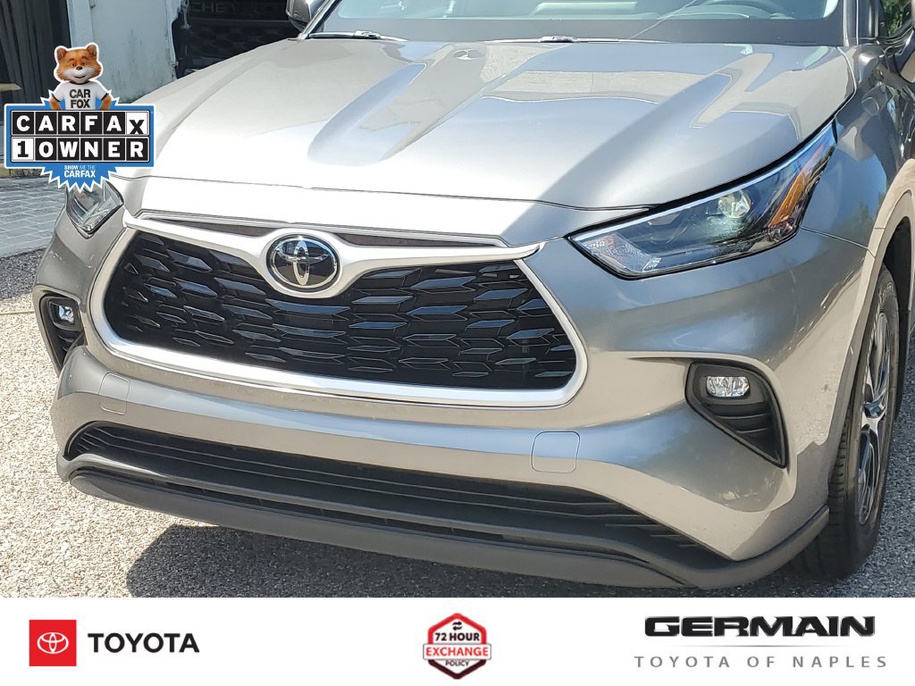 Used 2025 Toyota Highlander XLE FWD image 14