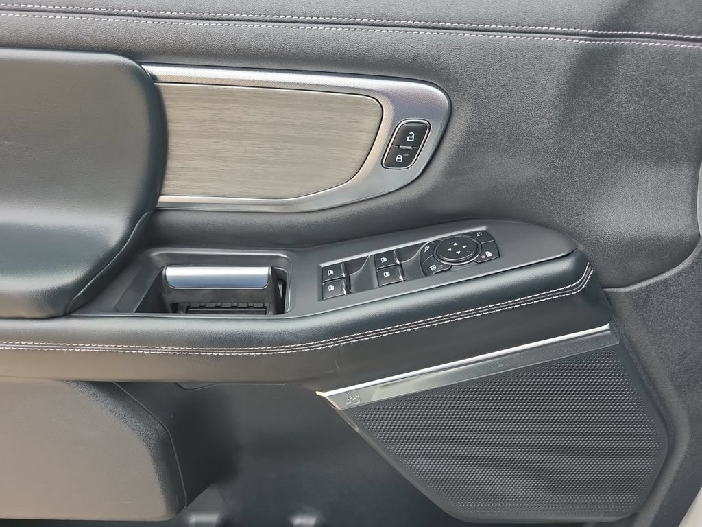 Used 2025 Ford Expedition Max Platinum AWD/4WD image 11