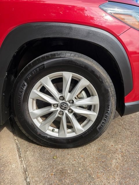 Used 2024 Toyota Corolla Cross LE FWD image 13