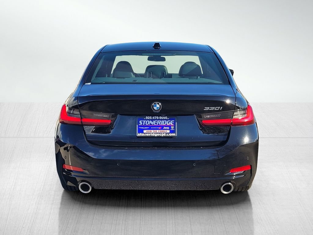 Used 2025 BMW 330i Sedan image 5