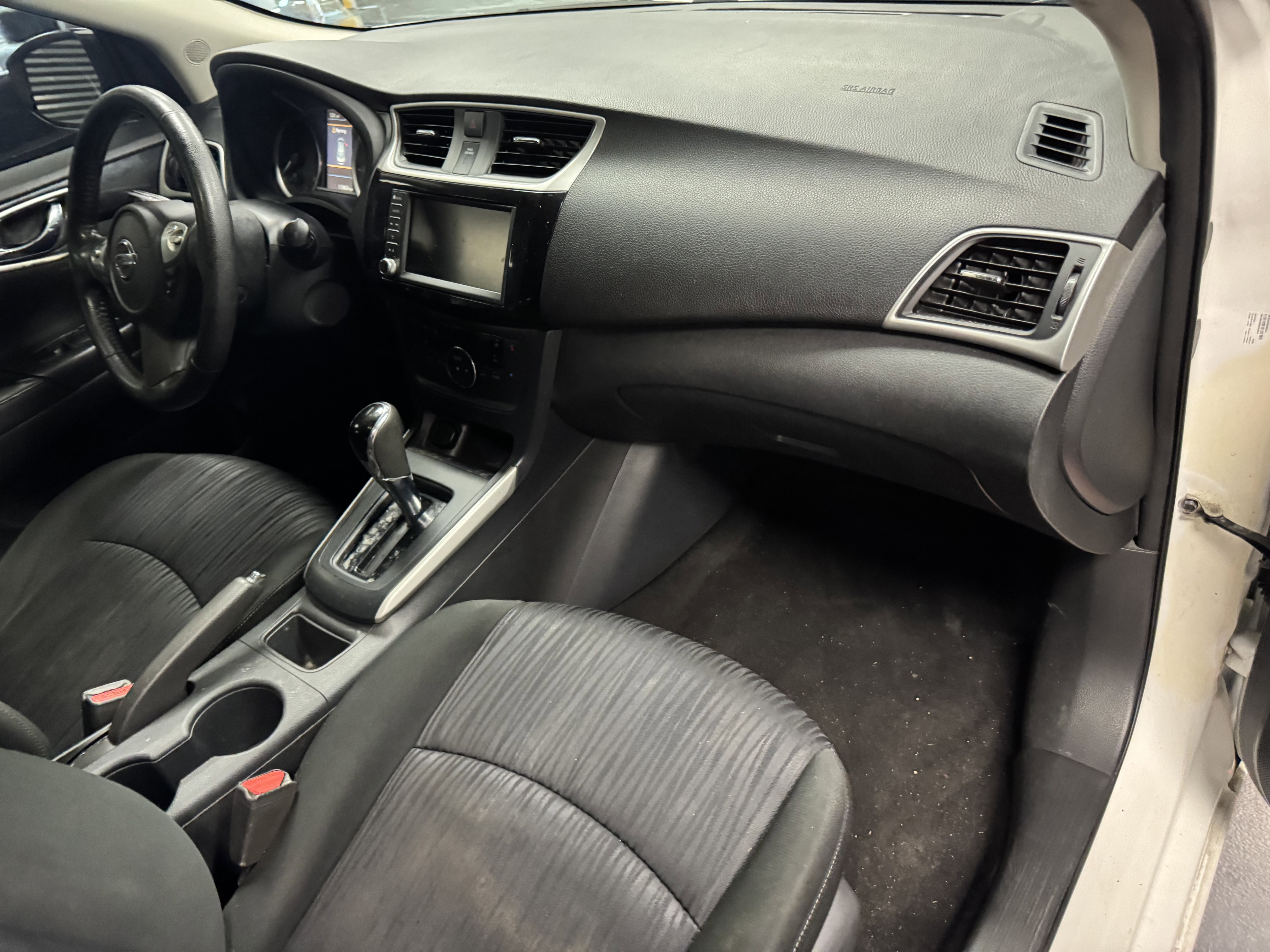 Used 2019 Nissan Sentra SV FWD image 11