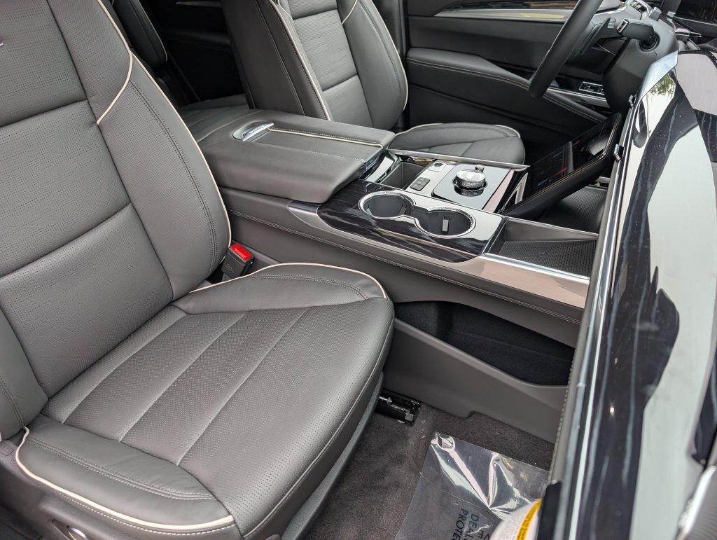 New 2027 Cadillac Escalade Sport w/ LPO, ONYX Package AWD/4WD image 21