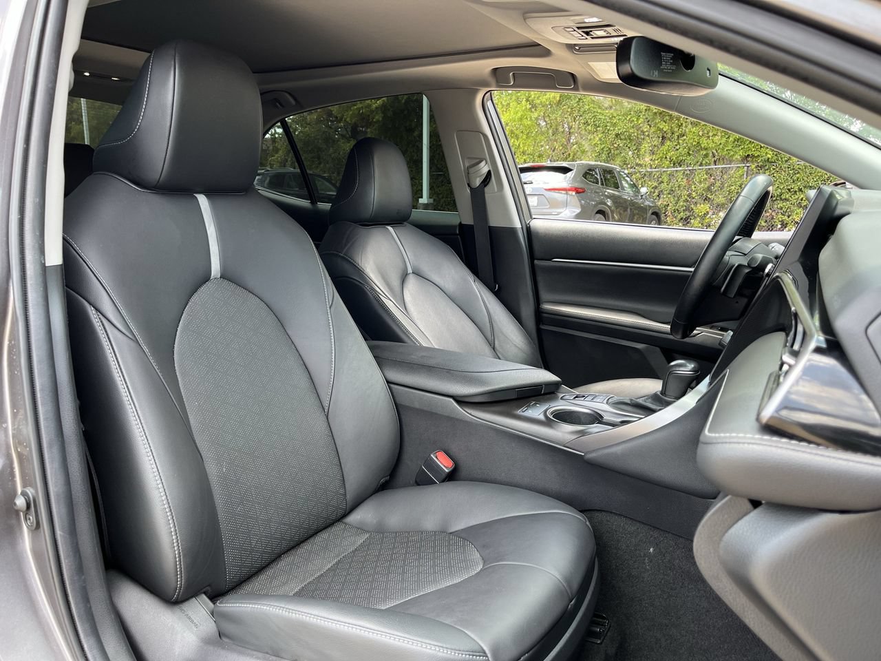 Used 2021 Toyota Camry XSE FWD image 25
