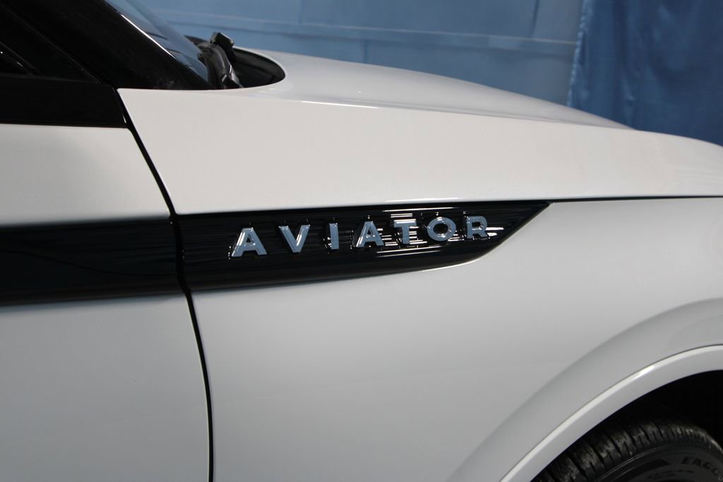 Used 2025 Lincoln Aviator Reserve w/ Jet Appearance Package image 38