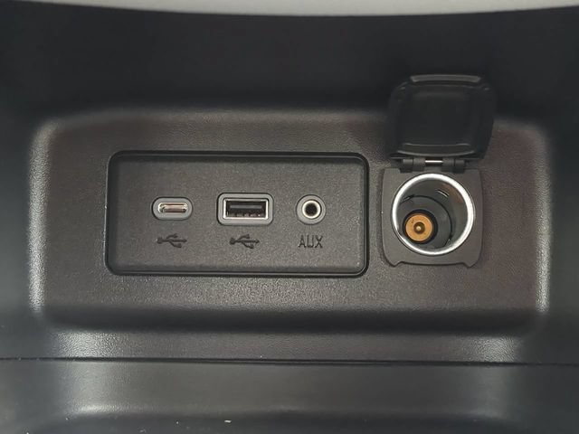 Used 2023 Chevrolet Equinox LS FWD image 24