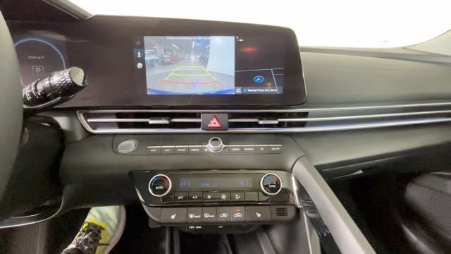 Used 2025 Hyundai Elantra SEL FWD image 36