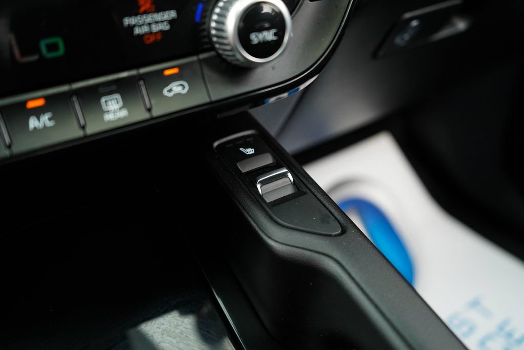 Used 2025 Kia Telluride S FWD image 31