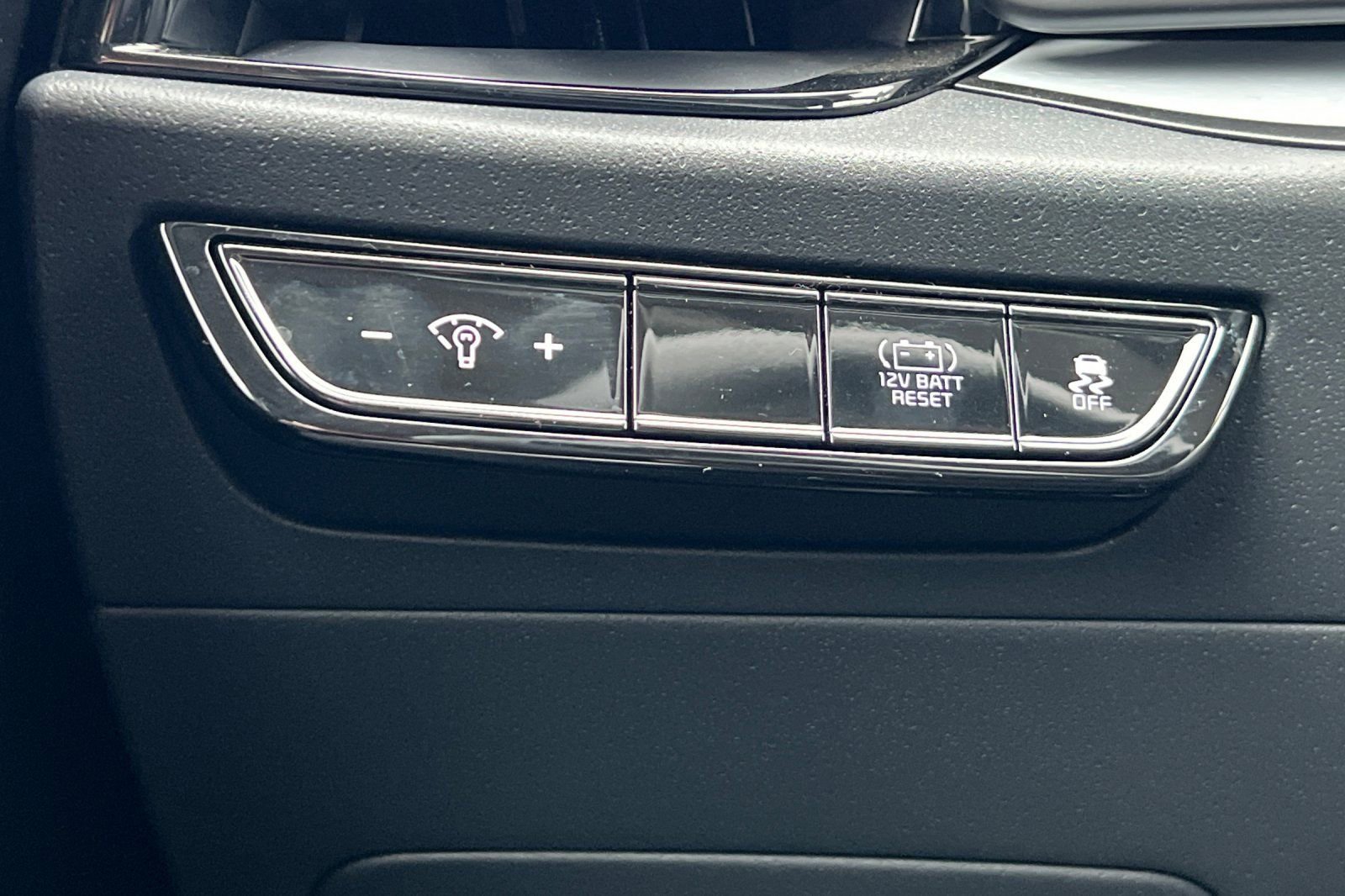 Used 2025 Kia Niro LX image 29