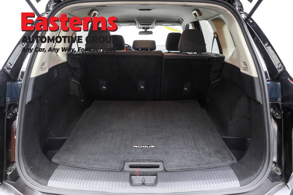 Used 2022 Nissan Rogue SV AWD/4WD image 11