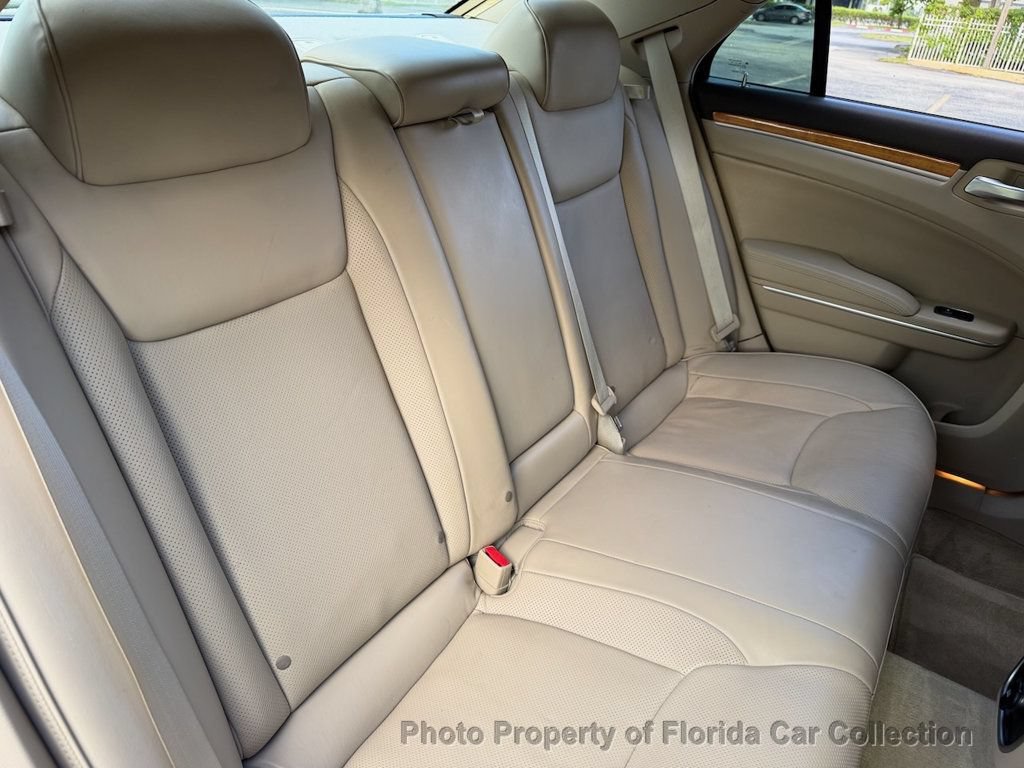Used 2013 Chrysler 300 C RWD image 38