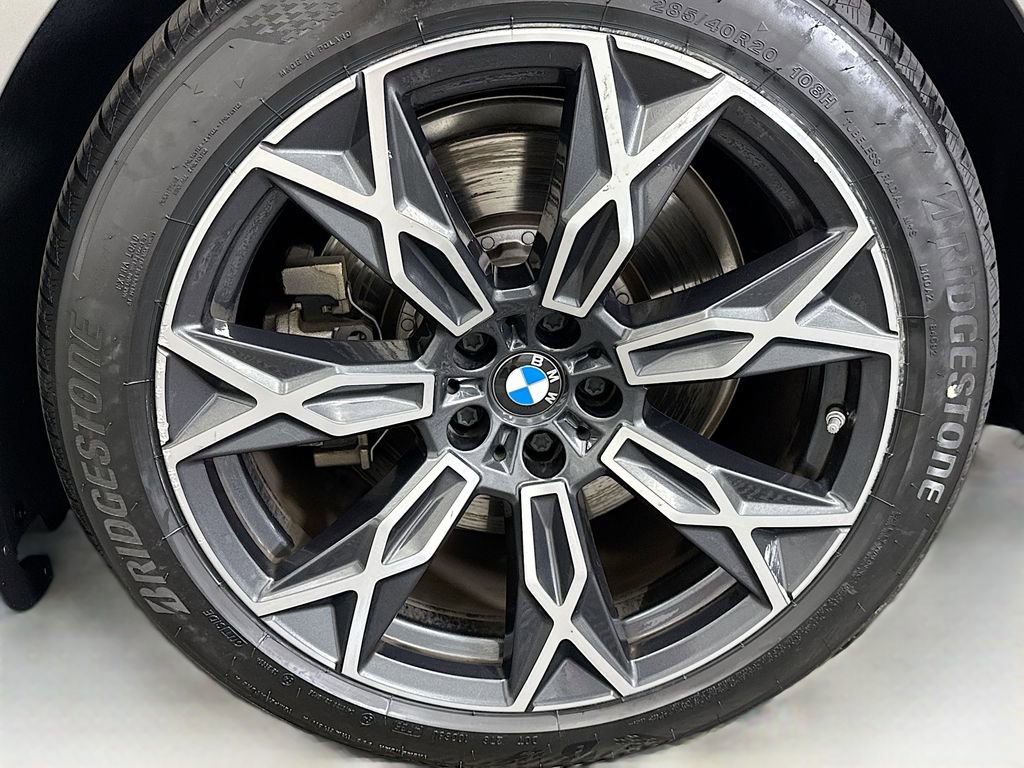 Certified 2024 BMW i7 xDrive60 image 30