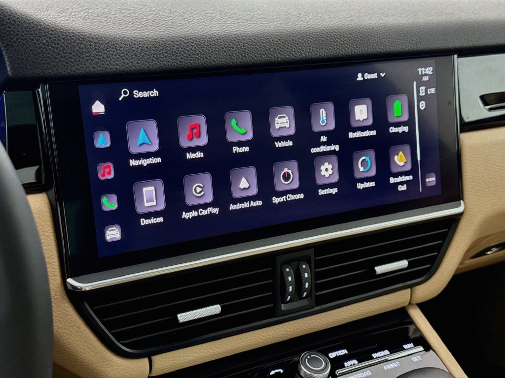 Certified 2023 Porsche Cayenne Coupe AWD/4WD image 18