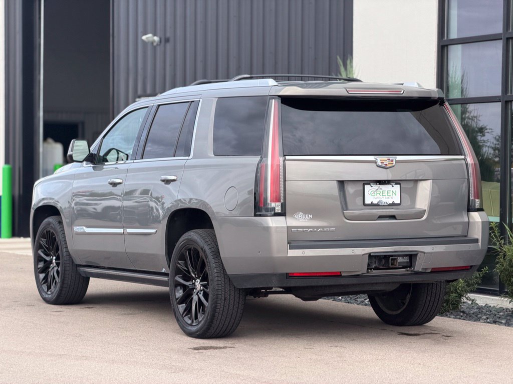 Used 2017 Cadillac Escalade Premium Luxury AWD/4WD image 4