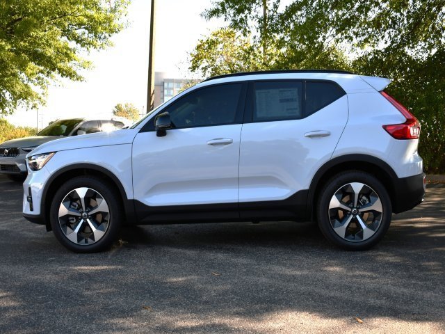 New 2026 Volvo XC40 B5 Plus w/ Protection Package Premier image 4
