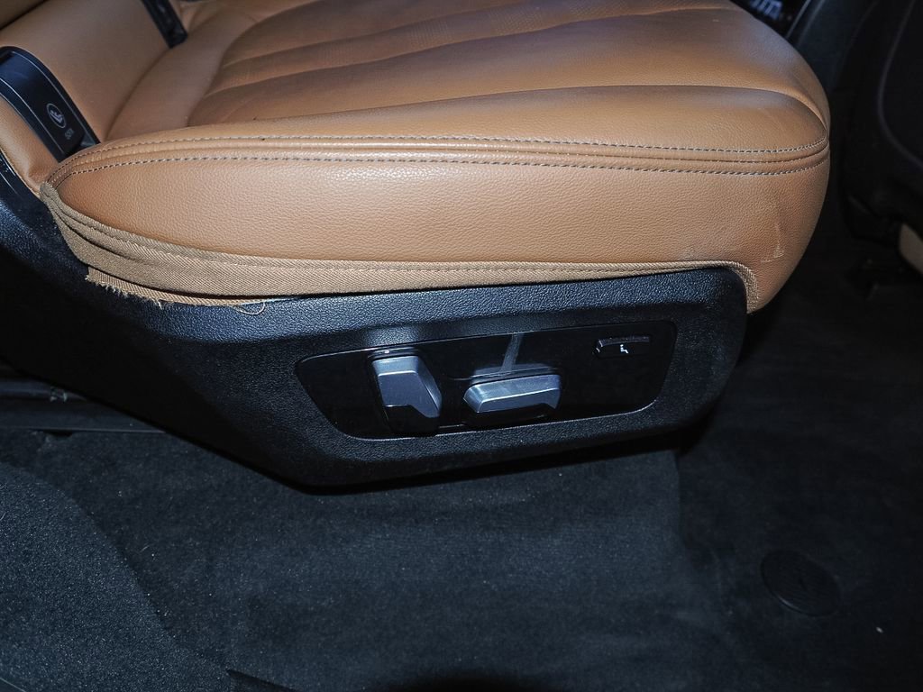 Used 2022 BMW X7 xDrive40i w/ M Sport Package image 23