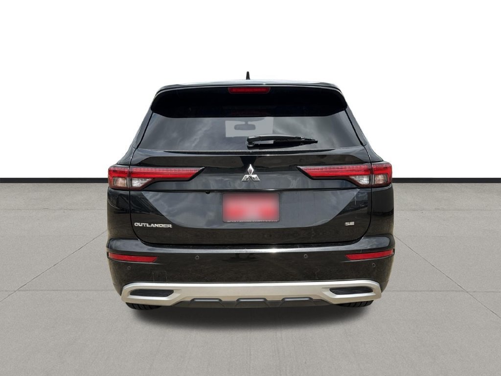 Used 2022 Mitsubishi Outlander SE FWD image 6