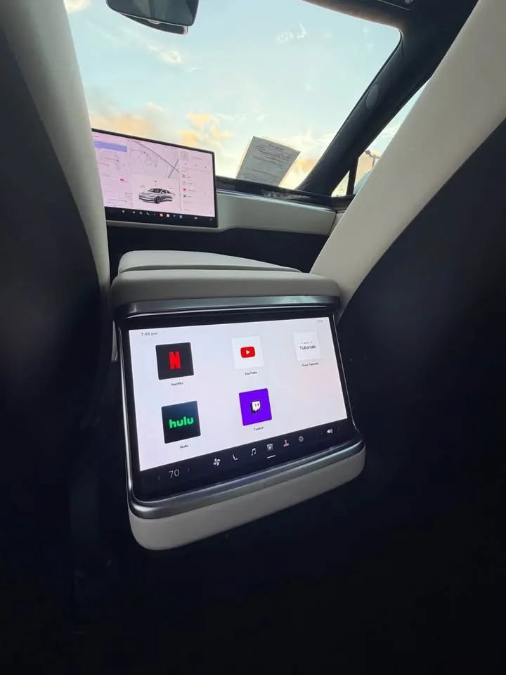Used 2025 Tesla Model S AWD/4WD image 6