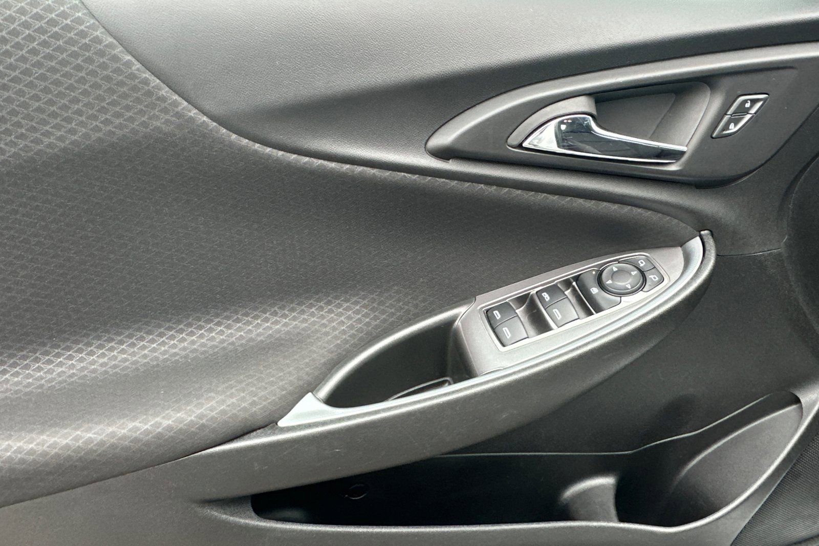 Used 2024 Chevrolet Malibu LT image 11