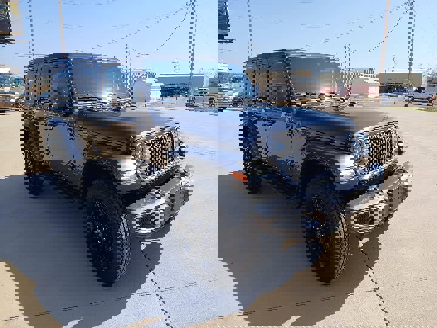 Used 2025 Jeep Wrangler Sahara image 10