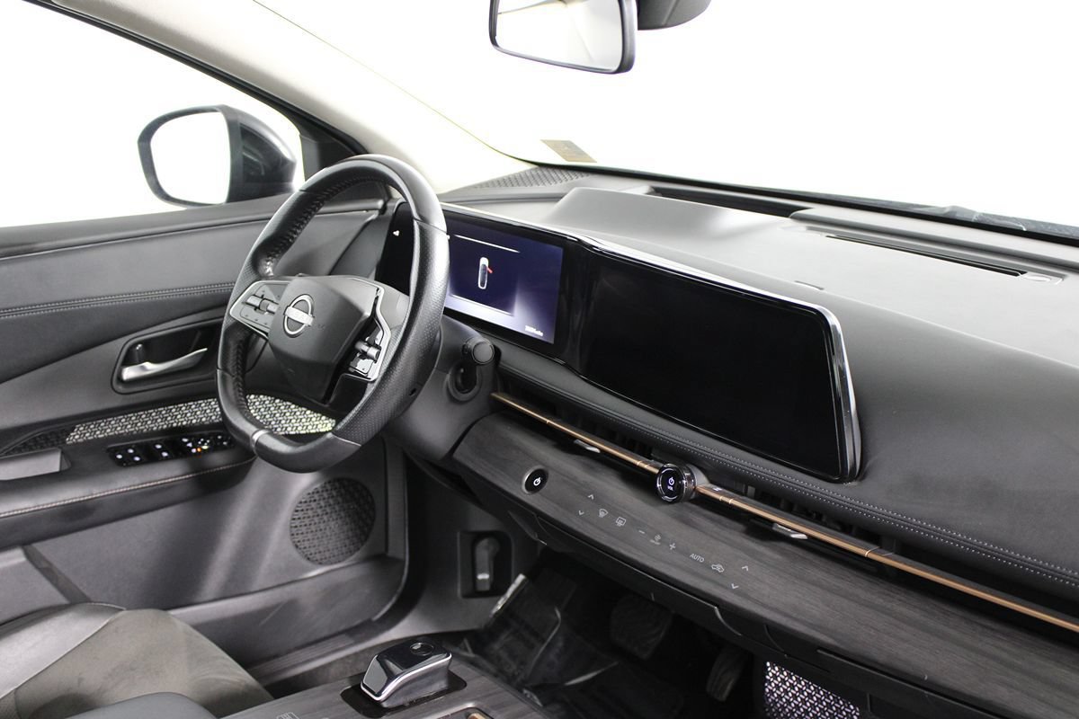 Used 2023 Nissan Ariya FWD image 12