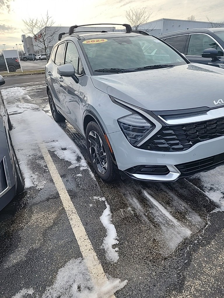 Used 2024 Kia Sportage SX image 3