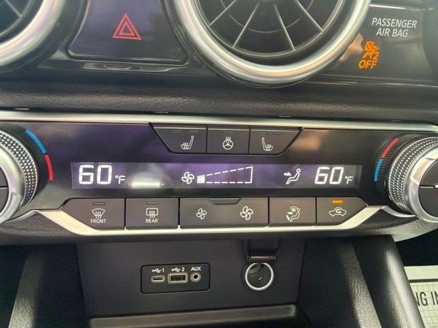 Used 2023 Nissan Sentra SR w/ SR Premium Package FWD image 29