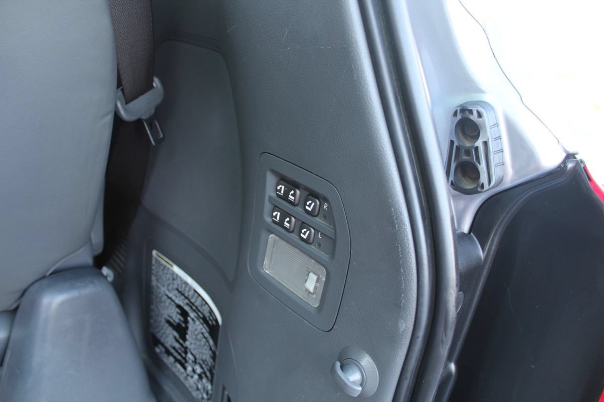 Used 2008 Lexus LX 570 4WD w/ Technology Pkg image 35