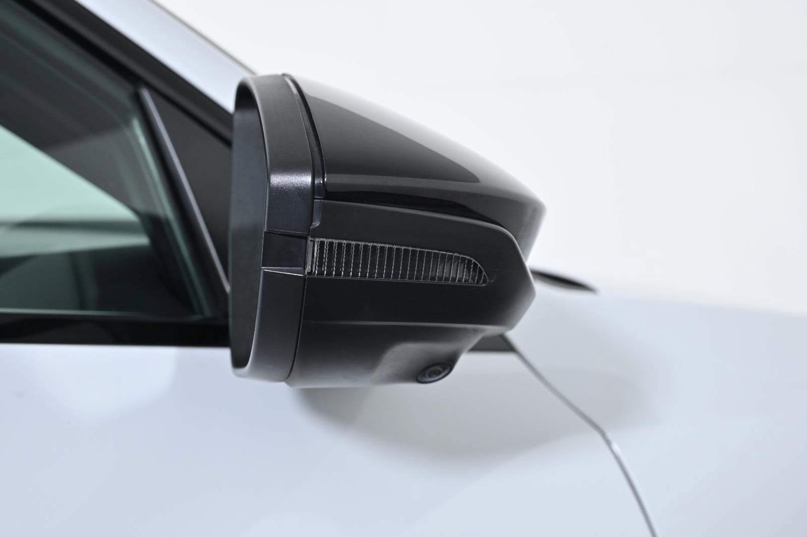 Used 2022 Audi e-tron Chronos image 9